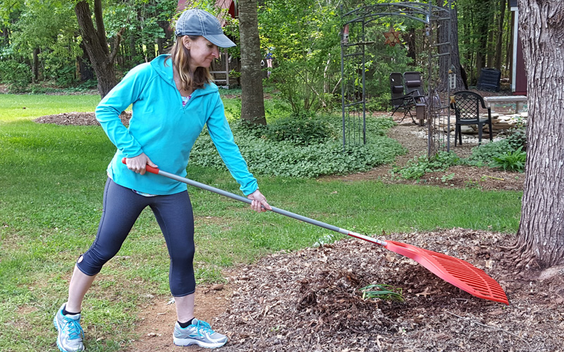 Corona BigLOAD leaf rake long handle