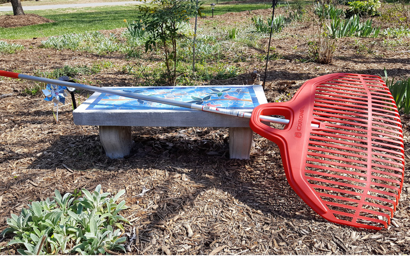 Corona-BigLOAD-leaf-rake