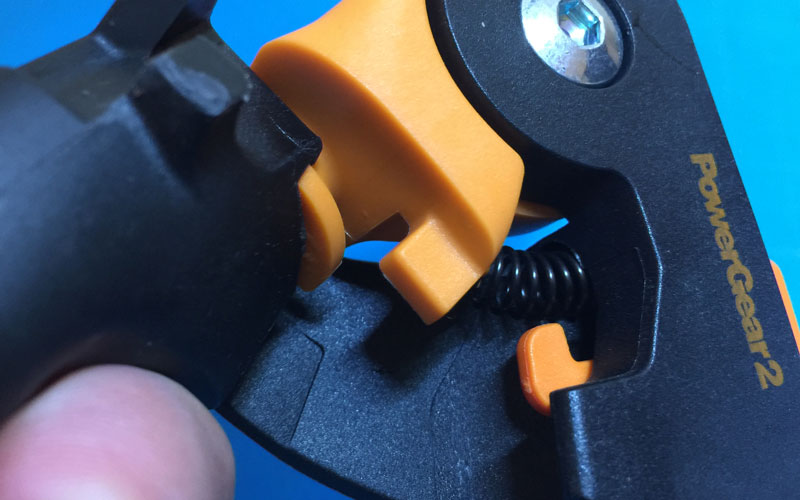 Fiskars-PowerGear2-no-rubber-bumpers