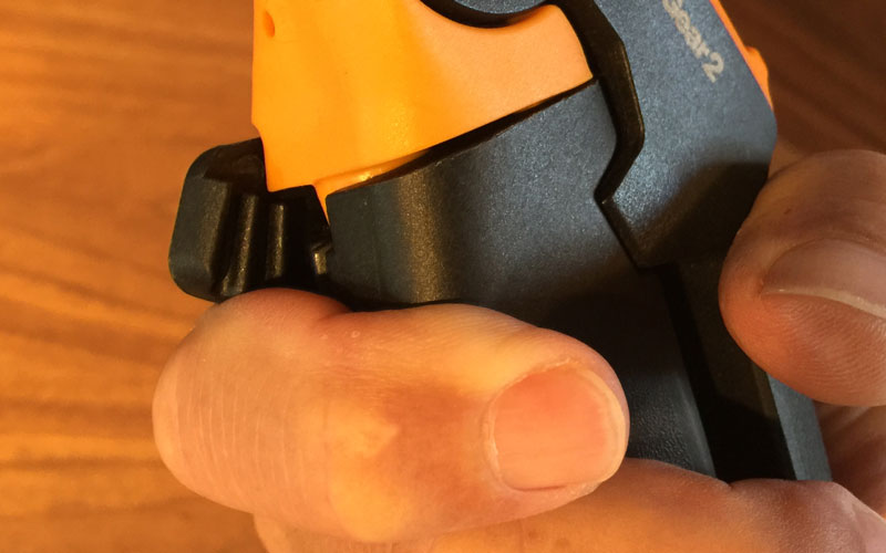 Fiskars-PowerGear2-pinch-point