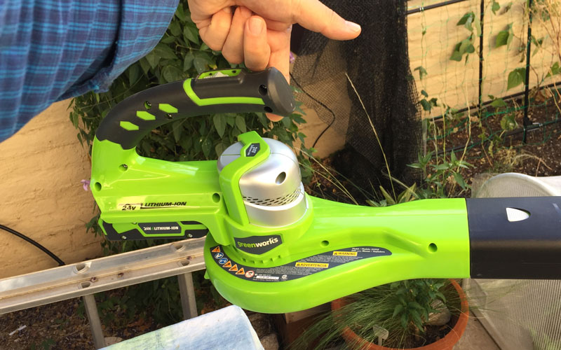 Greenworks-24-Volt-Sweeper-balance