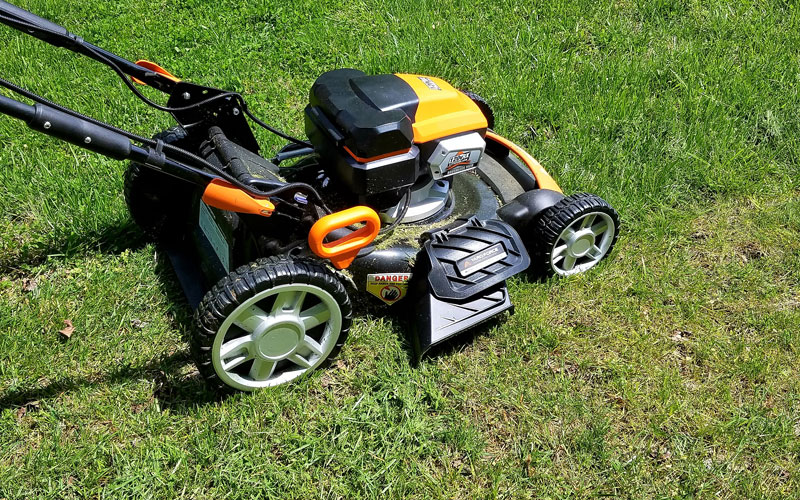 Yard Force 120V Cordless Mower side discharge chute