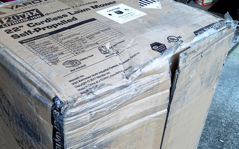 Yard Force 120V Cordless Mower 3 The box