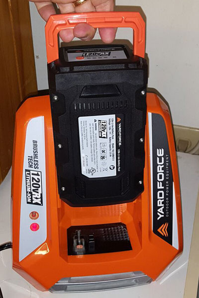 Yard Force Blower li-ion battery charger