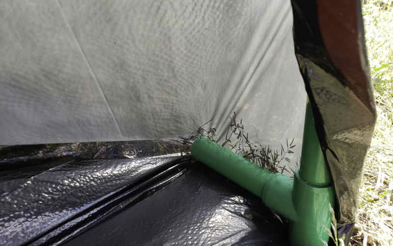 Leaf Gulp holds large trash bag open