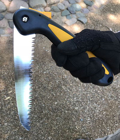 Centurion-Folding-Hand-Saw-stange-locking-position