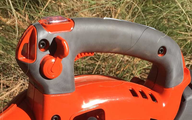 husqvarna-nicely-placed-controls