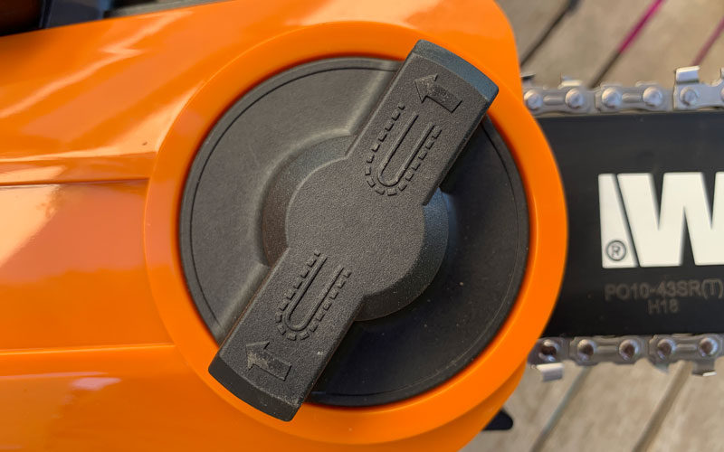 WORX-Cordless-Pole-Chainsaw-auto-tension-dial