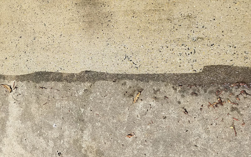 Yard Force Pressure Washer (YF3100ES-R) on concrete