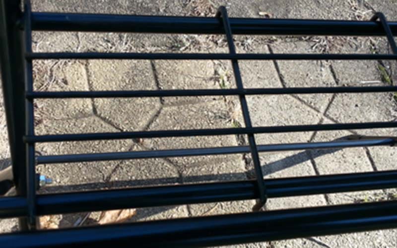 folds flat for easy storage